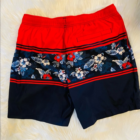 NAUTICA MEN’S DESIGNER BATHING SUIT IN GREAT CONDITION. FRONT SIDE POCKETS. - Picture 2 of 10